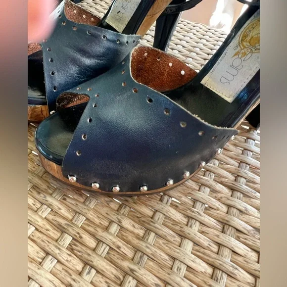 Vintage 70s SWEET DREAMS by CHEROKEE leather wood heels navy 7-7.5 sling back - Picture 4 of 6